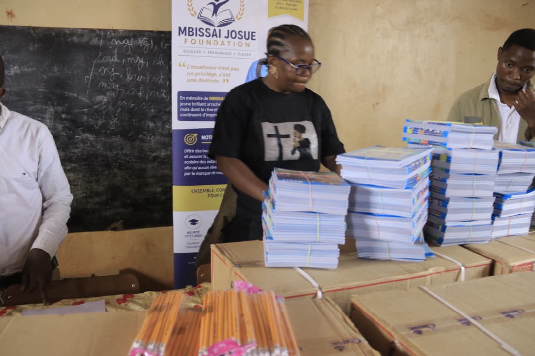 Kits scolaires prêts à être distribués